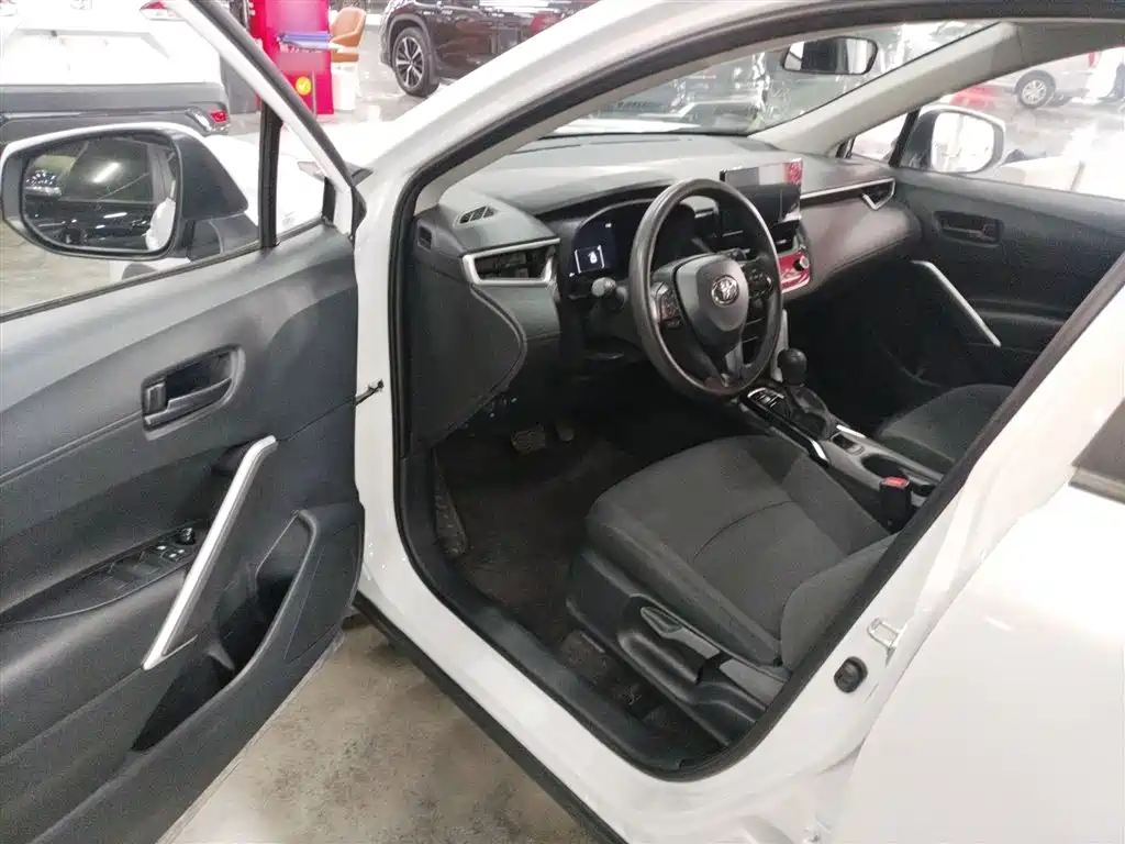 Toyota Corolla Cross 2023 Hybrid 2.0L Pioneer Edition фото 16