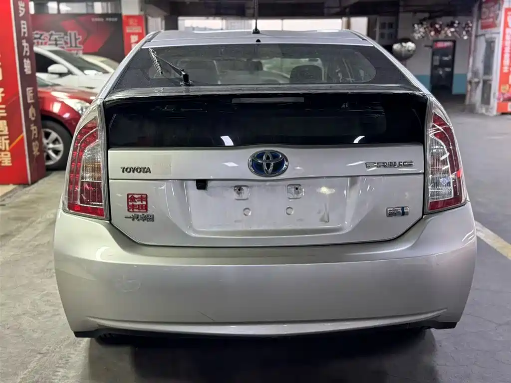 Toyota Prius 2012 1.8L Standard Edition фото 8