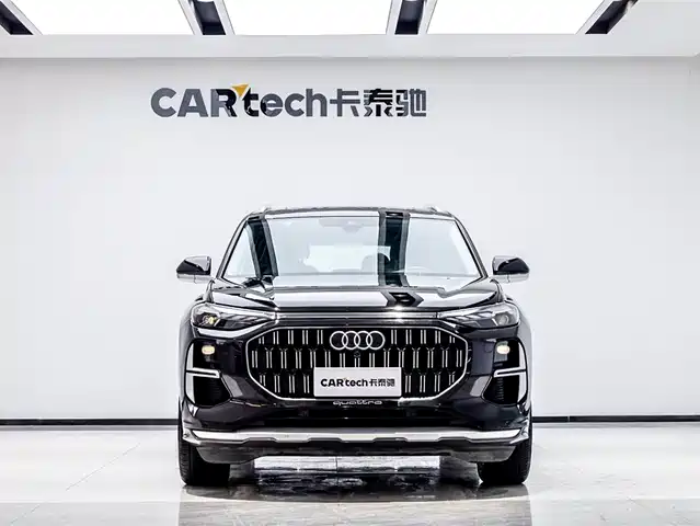 AUDI Q6
