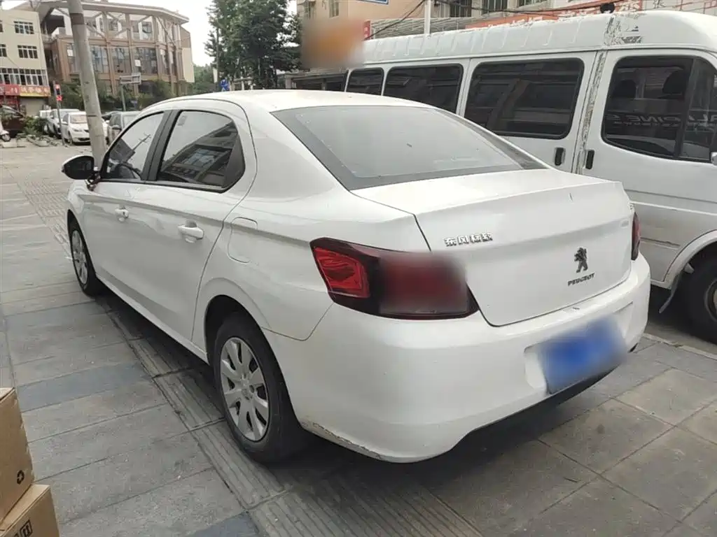 Peugeot 301 2018 1.6L Manual Comfort Edition фото 5