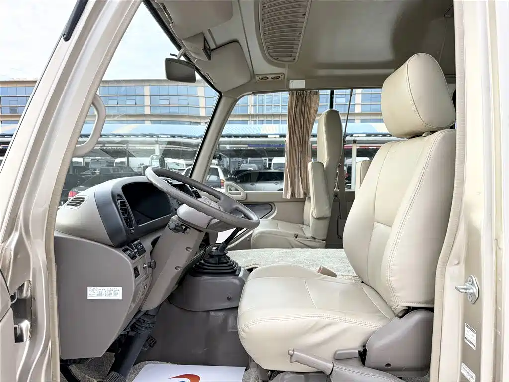 Toyota Coaster 2007 2.7L Gasoline Premium Edition 20-seater фото 4