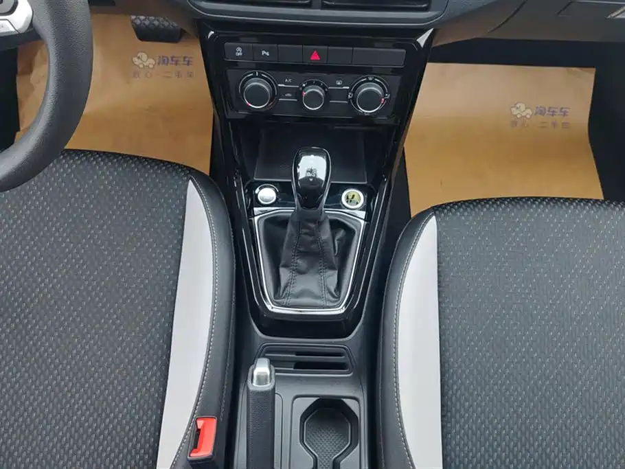 Volkswagen Tanying 2021 1.5L Automatic Smart Connect Edition фото 16