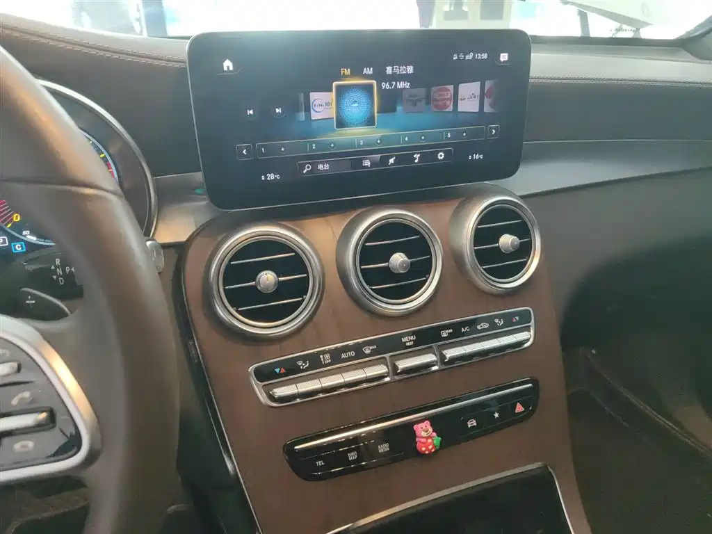 Mercedes-Benz GLC 2022 Model GLC 260 L 4MATIC Luxury Edition фото 9