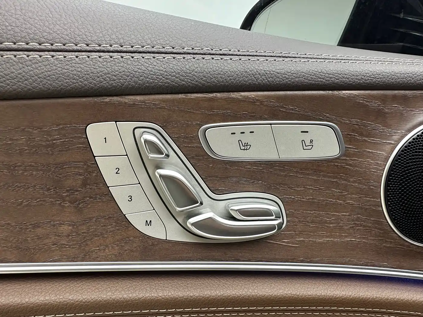 Mercedes-Benz E-Class 2021 E 300 L Fashion фото 8