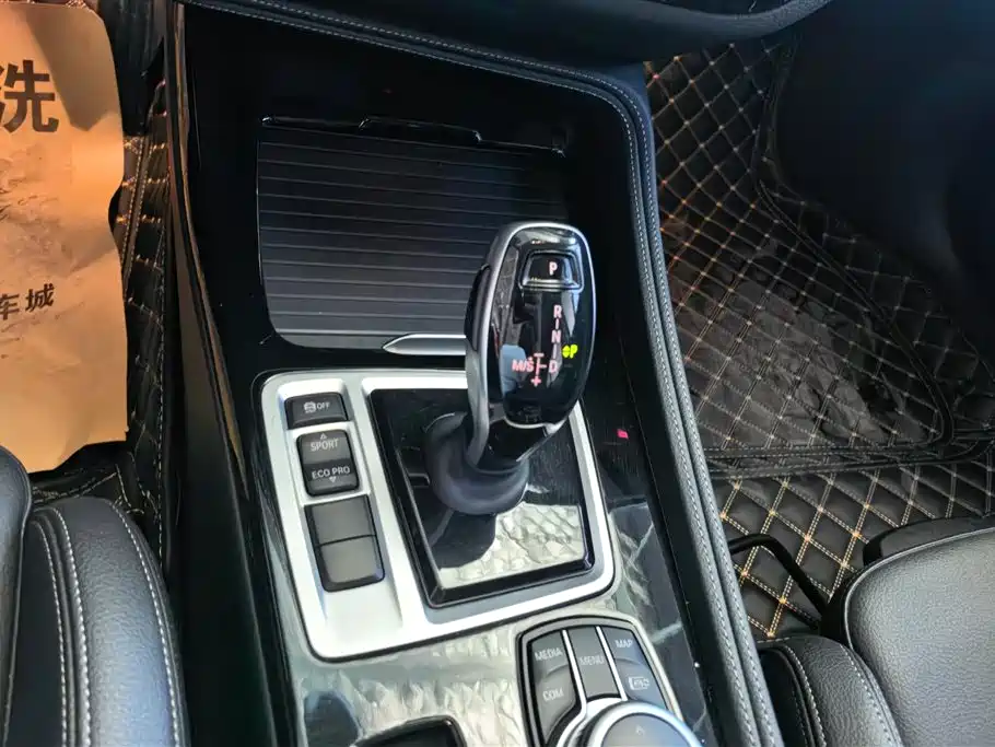 BMW 1 Series 2022 125i M Sport Shadow Edition фото 16