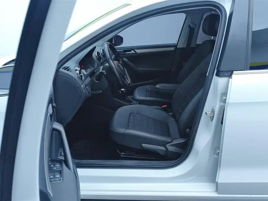 Volkswagen Jetta 2019 Dream Edition 1.5L Auto Comfort фото 9