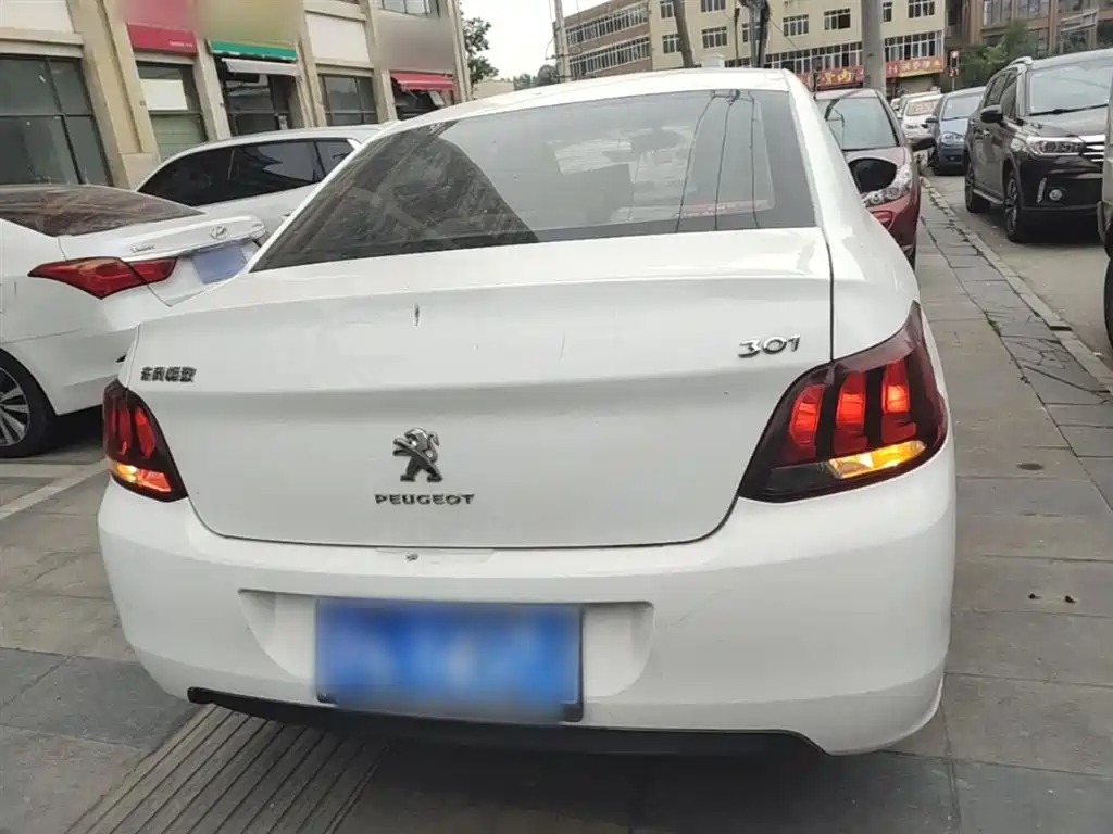 Peugeot 301 2018 1.6L Manual Comfort Edition фото 6