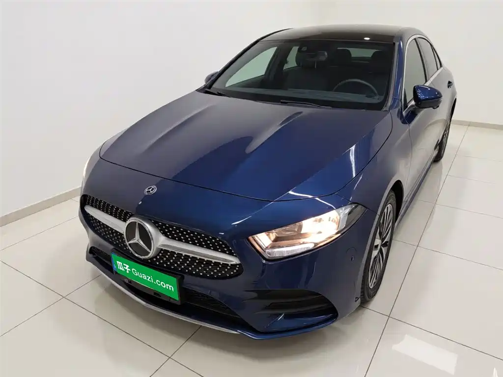 Mercedes-Benz A-Class 2019 A 180 L Sport Sedan фото 2