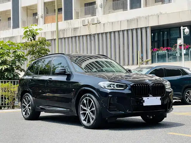 BMW X3 2022 Facelift xDrive30i Leading M Shadow Edition — фото 3