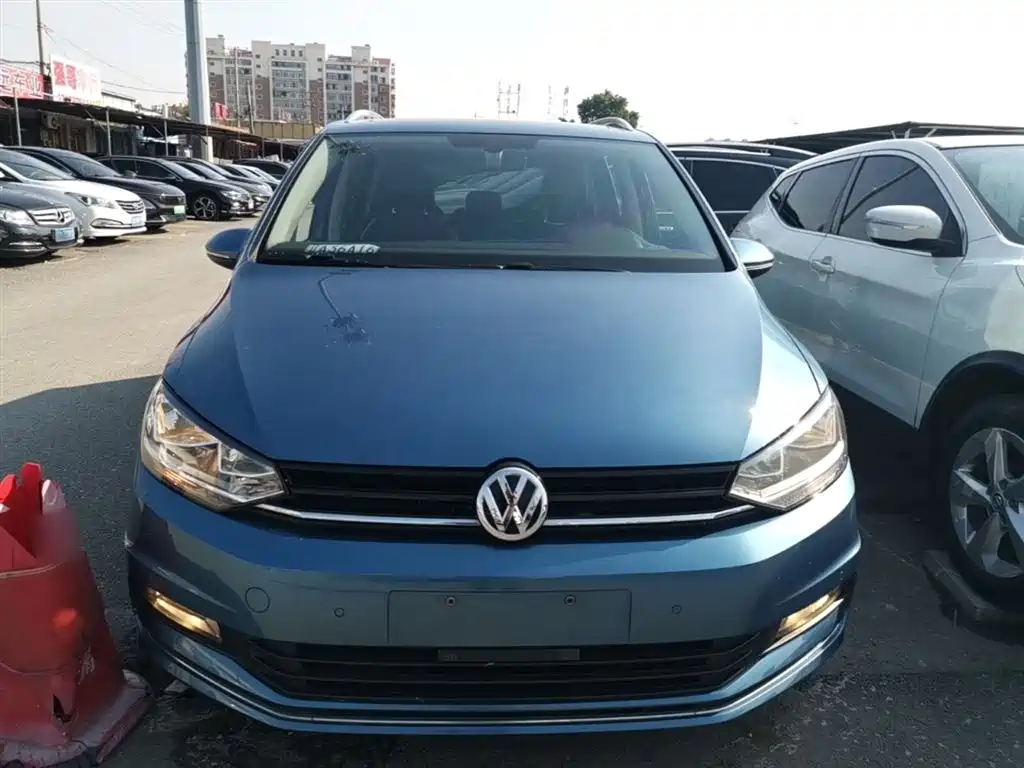 Volkswagen Touran 2018 Touran L 280TSI DSG Comfort 7-seater China V фото 3
