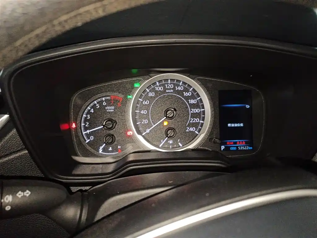 Toyota Frontlander 2022 2.0L CVT Leading Edition фото 8