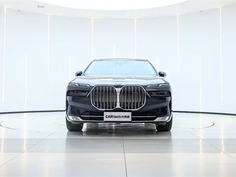 BMW 7-SERIES
