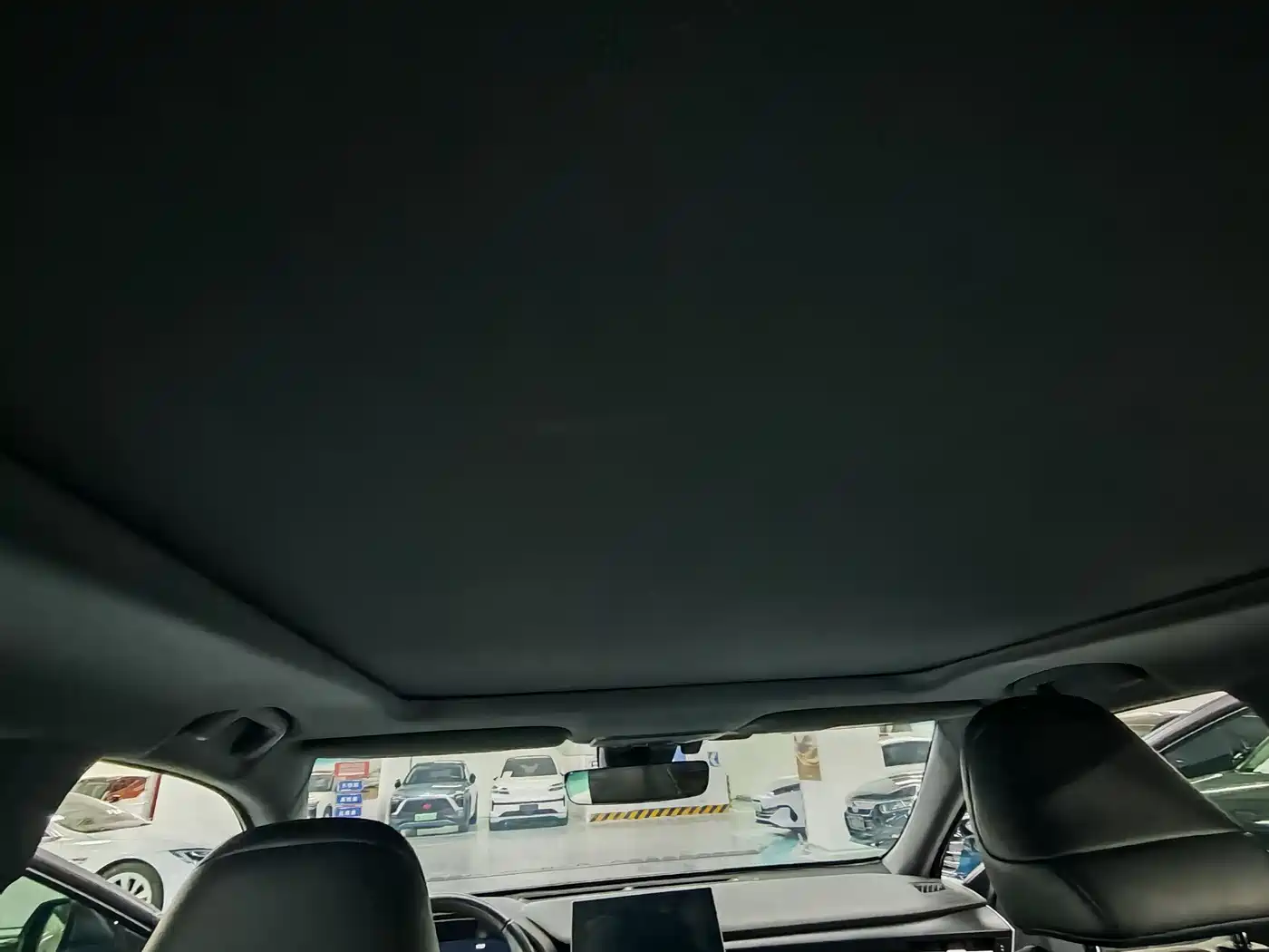 Toyota Avalon 2023 Hybrid 2.5L Luxury Edition фото 5