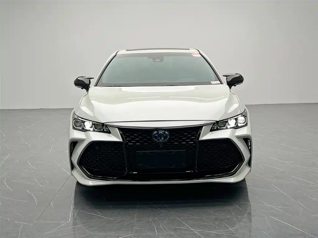 Toyota Avalon 2019 Hybrid 2.5L Luxury Edition China VI фото 2