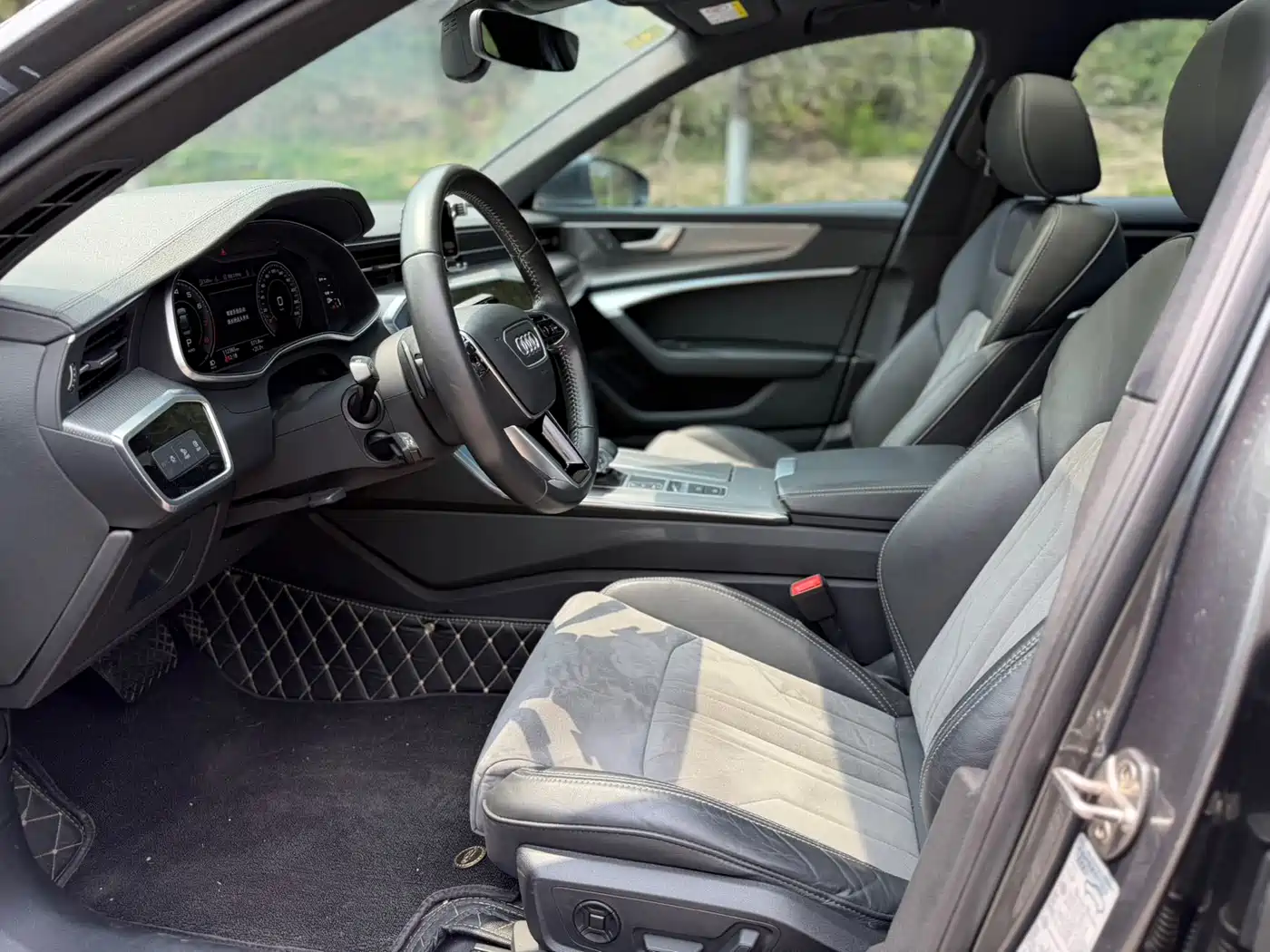 Audi A6L 2021 45 TFSI quattro Exclusive Sport фото 4