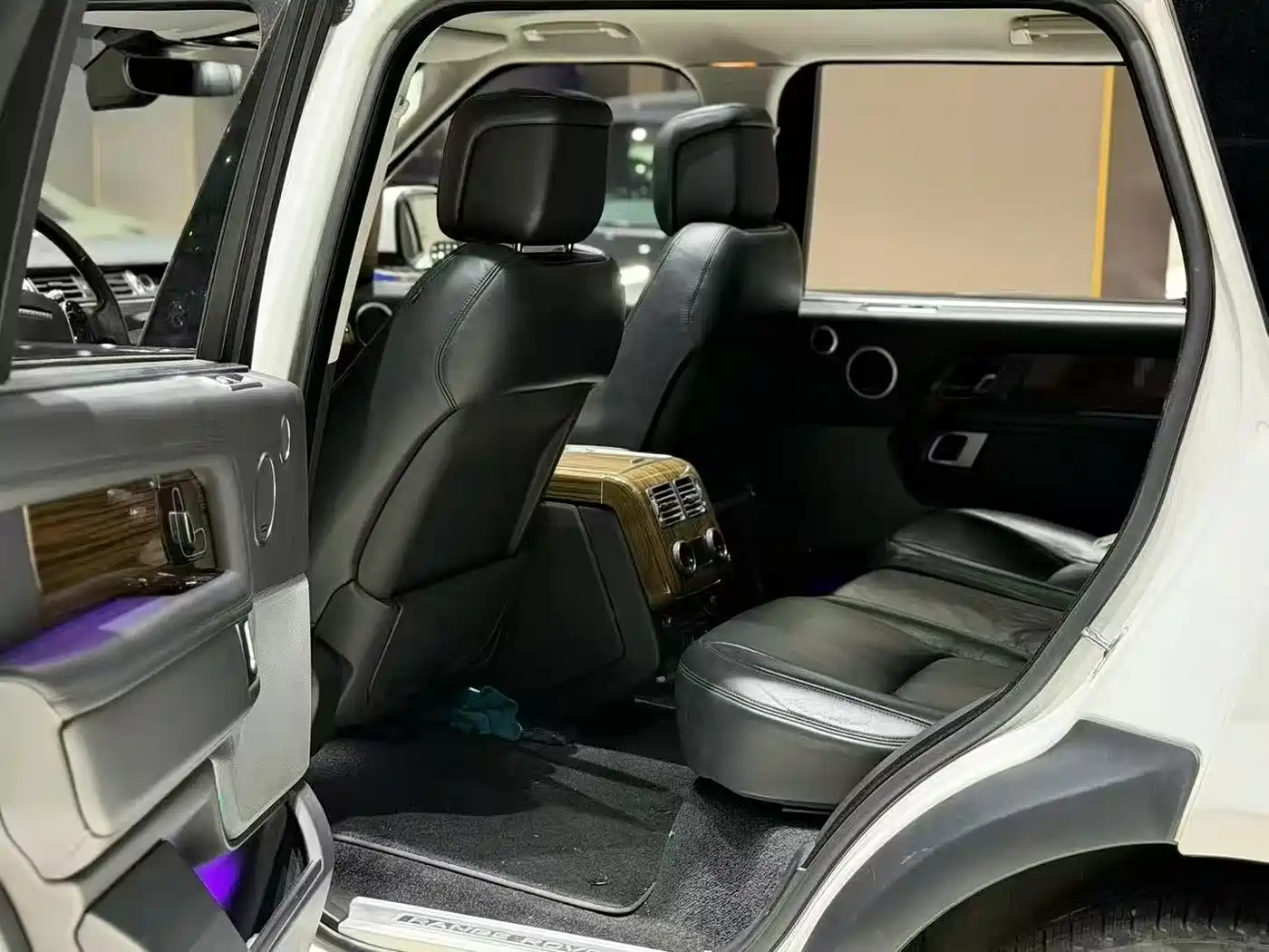 Land Rover Range Rover 2018 3.0 SC V6 Vogue SE Genesis Extended Edition фото 5