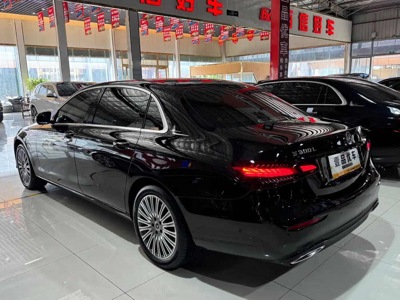 Mercedes-Benz E-Class 2022 E 300 L Luxury фото 28