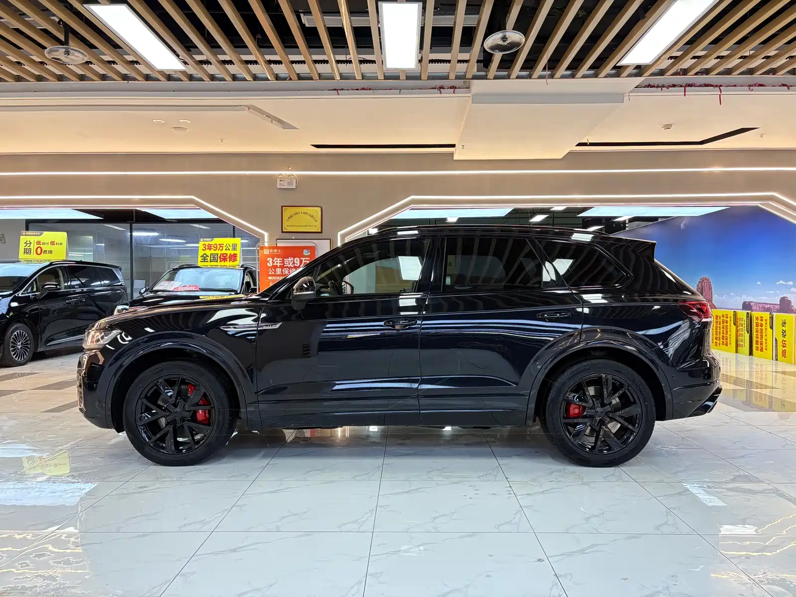 Фото 2 - Volkswagen Touareg