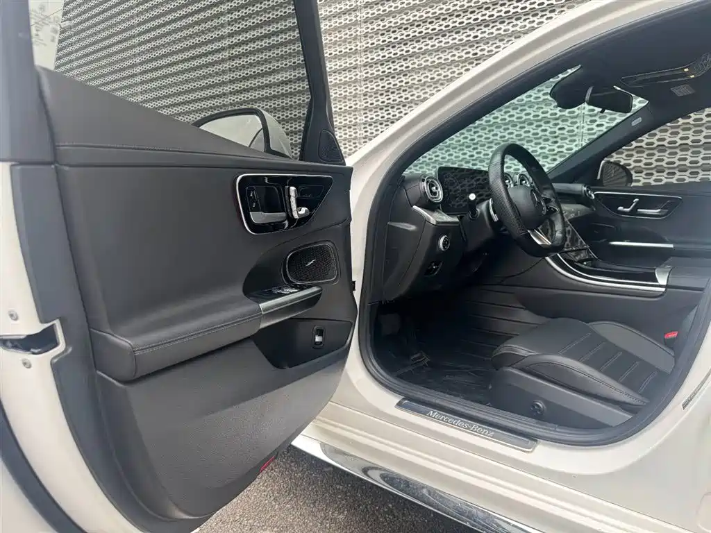 Mercedes-Benz C-Class 2023 C 260 L Sport фото 6