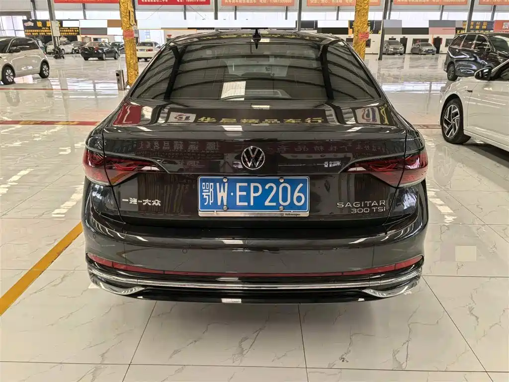 VOLKSWAGEN SAGITAR