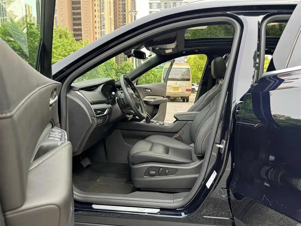Cadillac XT4 2021 28T FWD Luxury Edition фото 13