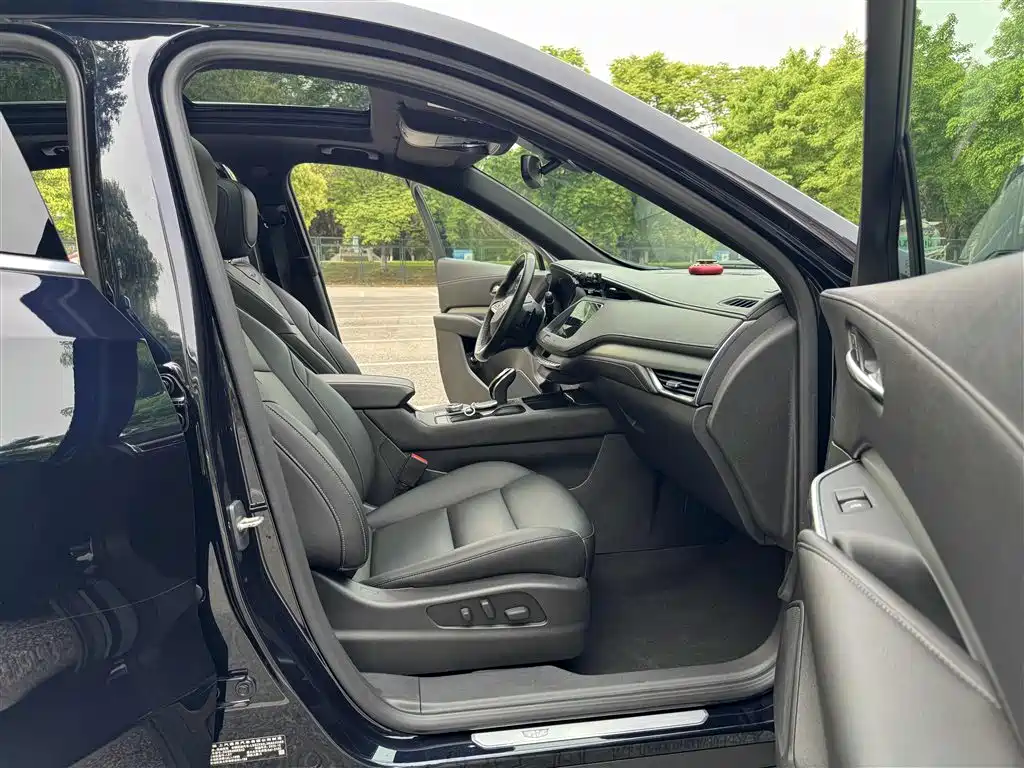 Cadillac XT4 2021 28T FWD Luxury Edition фото 15