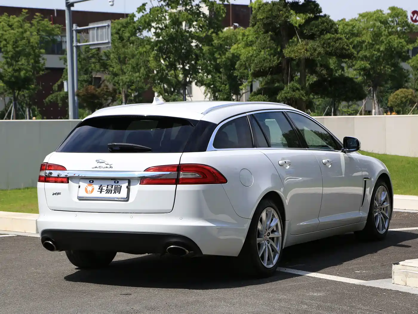 Jaguar XF 2016 2015 XF 2.0T Sportbrake Luxury Edition