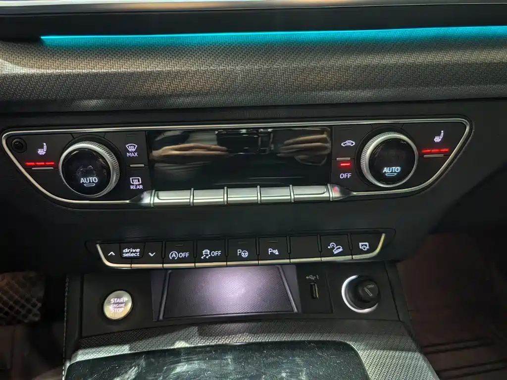 Audi Q5L 2022 40T Luxury Dynamic фото 10