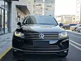 Фото 2 - Volkswagen Touareg