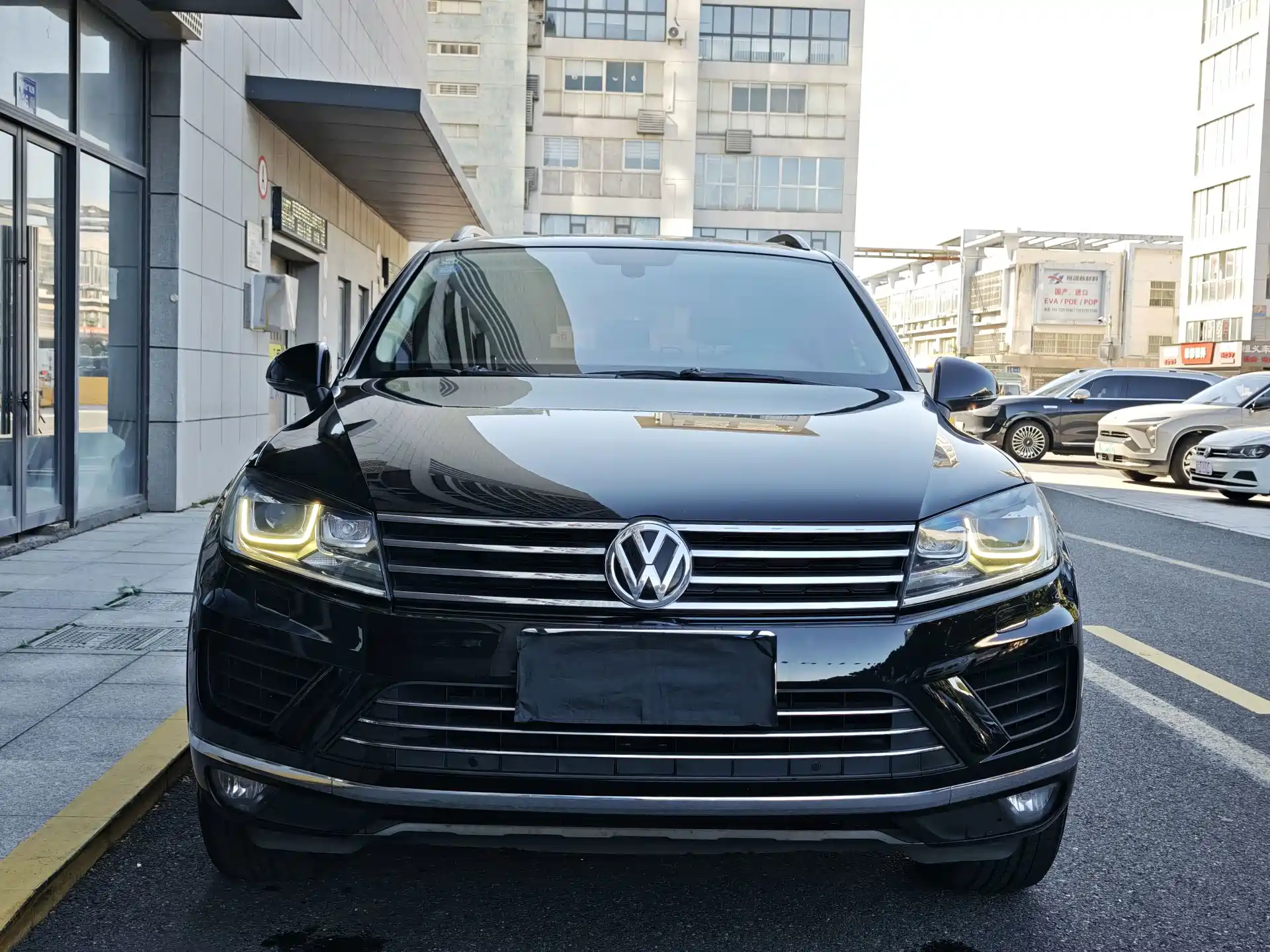 Фото 2 - Volkswagen Touareg