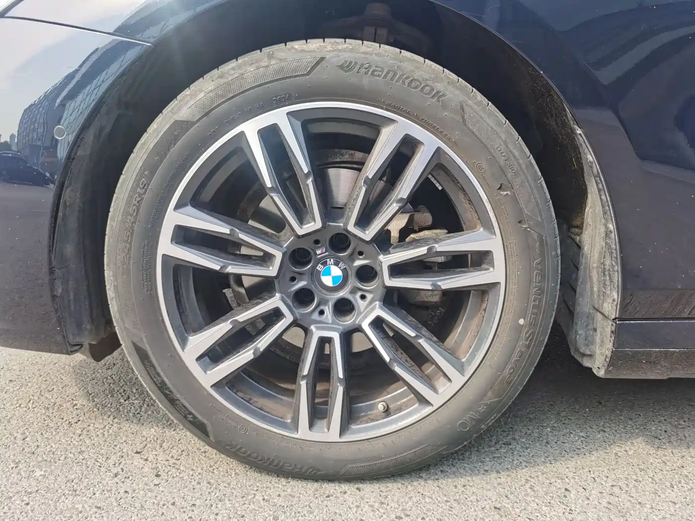 BMW 5 Series 2024 525Li M Sport Package фото 9