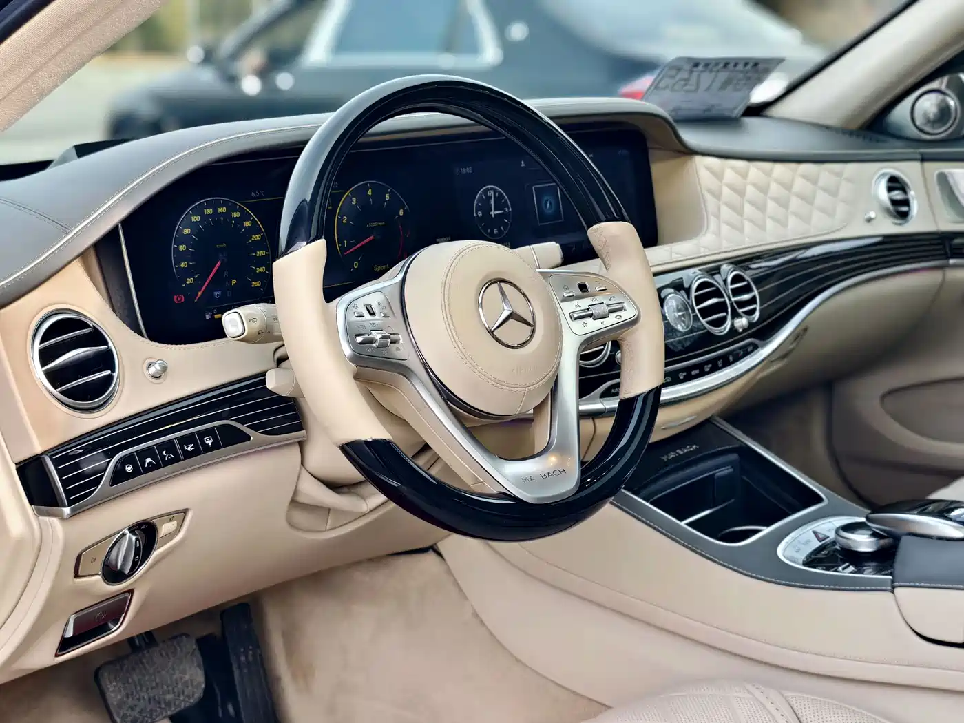 Mercedes-Benz Maybach S-Class 2018 Model S 680 фото 39