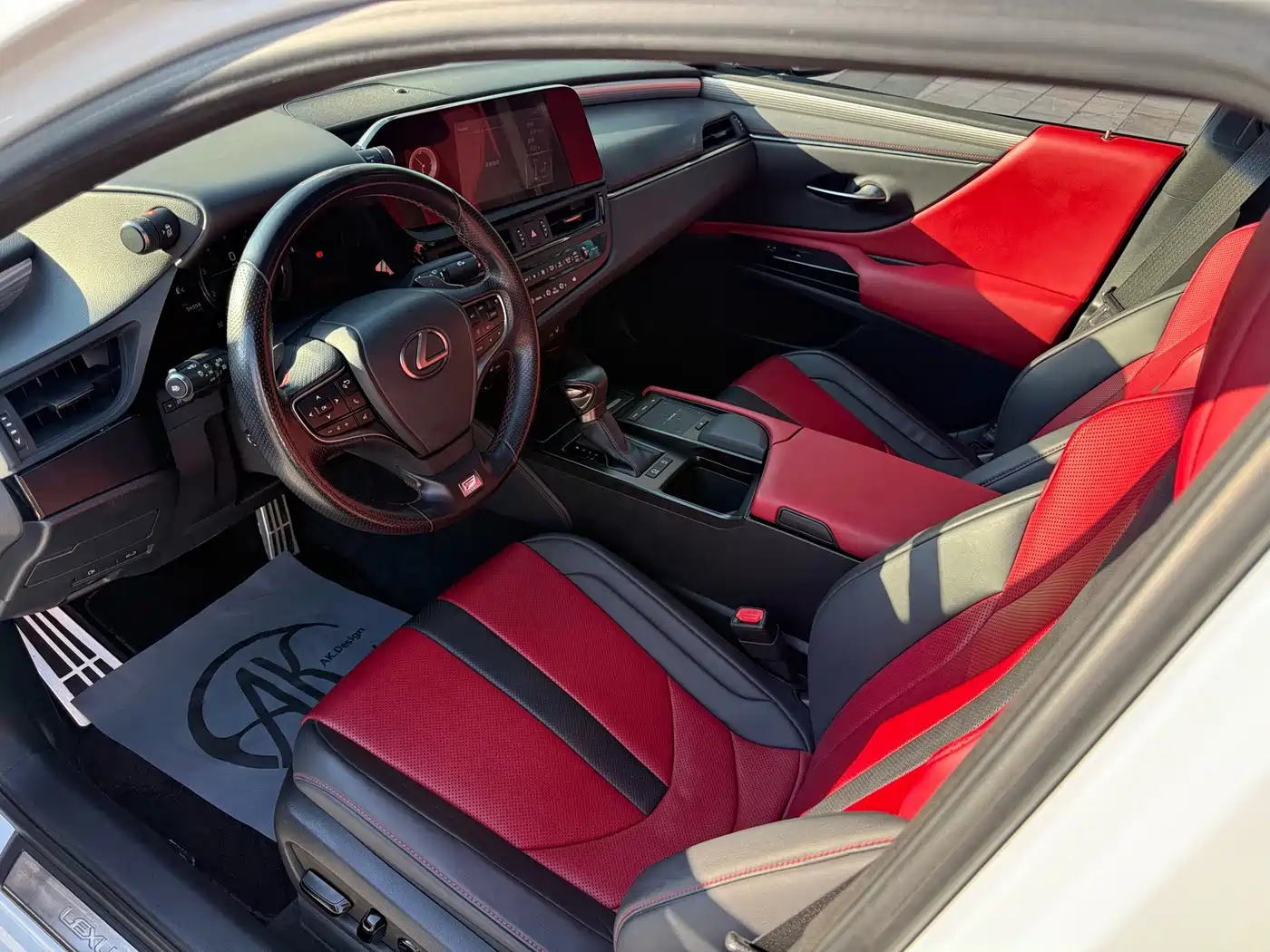 Фото 10 - Lexus ES