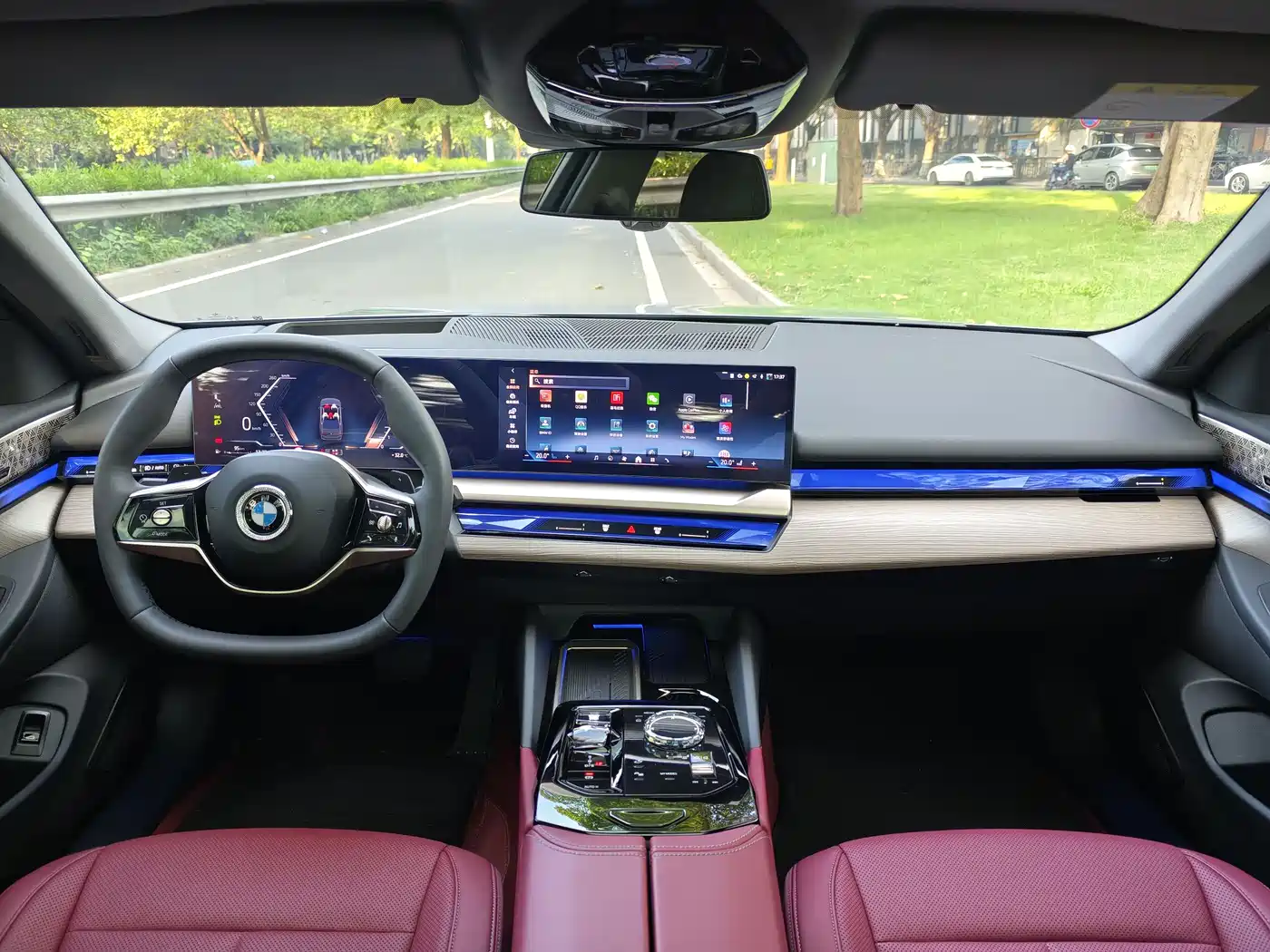 BMW 5 Series 2025 530Li Premium Luxury Package фото 11