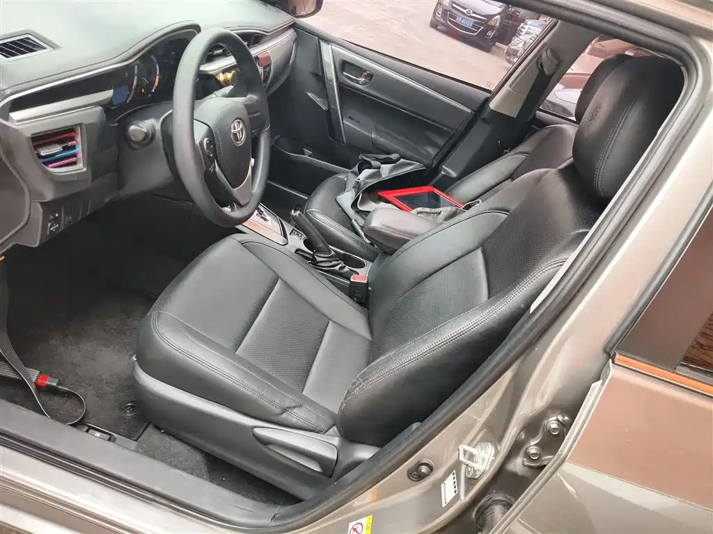 Toyota Corolla 2017 1.6L CVT GL фото 15