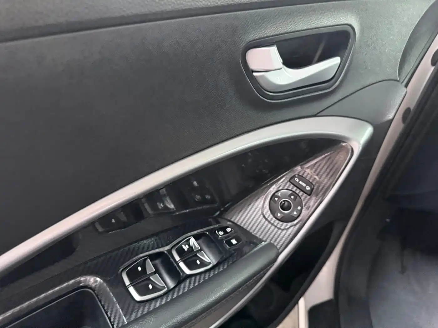 Hyundai Santa Fe 2015 2.0T Automatic 4WD Smart 5-Seater фото 9