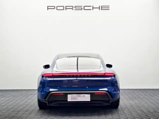 Porsche Taycan — фото 5