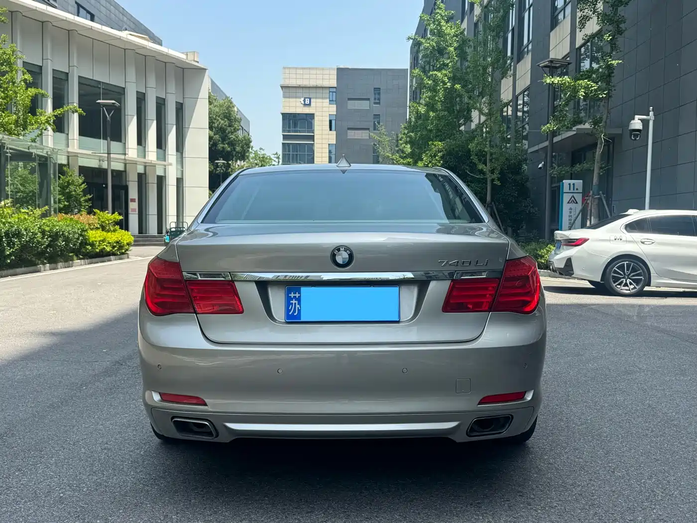 BMW 7 Series 2009 730Li Luxury фото 5