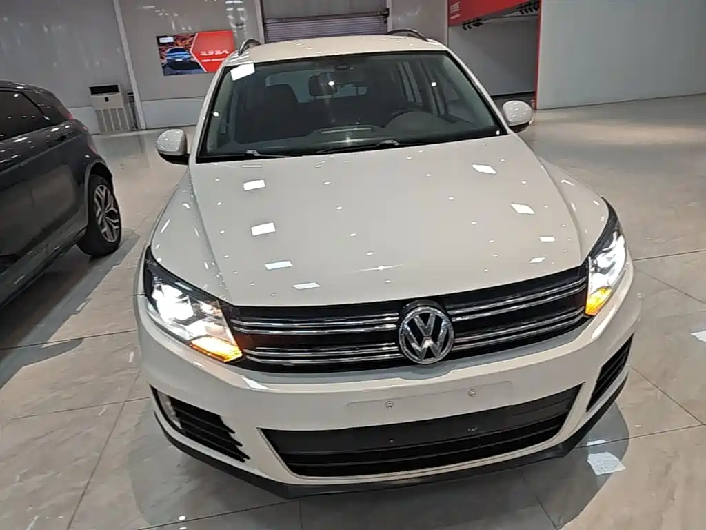Volkswagen Tiguan 2015 1.8TSI Automatic 4WD Comfortline фото 3