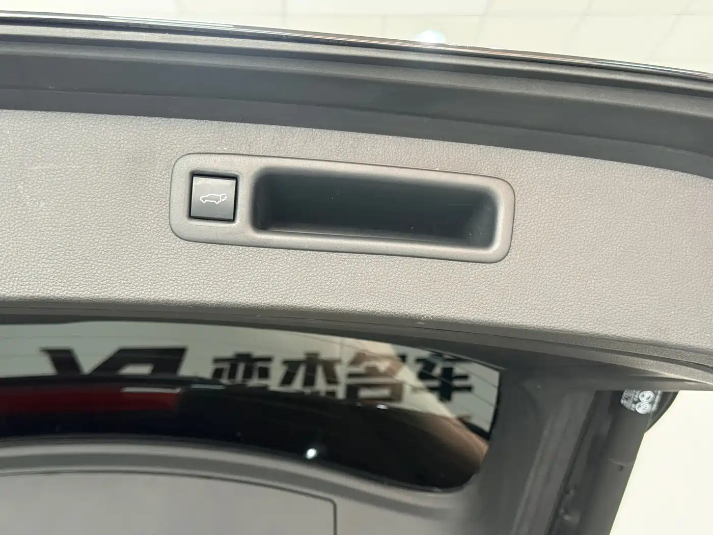 Toyota Highlander 2022 Model Dual Engine 2.5L 4WD Premium Edition 7-Seater фото 10