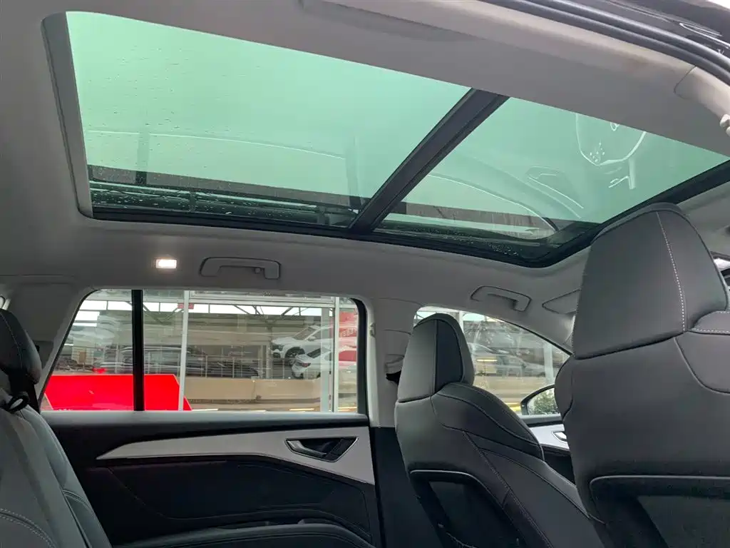 Audi Q5 e-tron 2023 40 e-tron Shining Edition Brocade Package фото 17