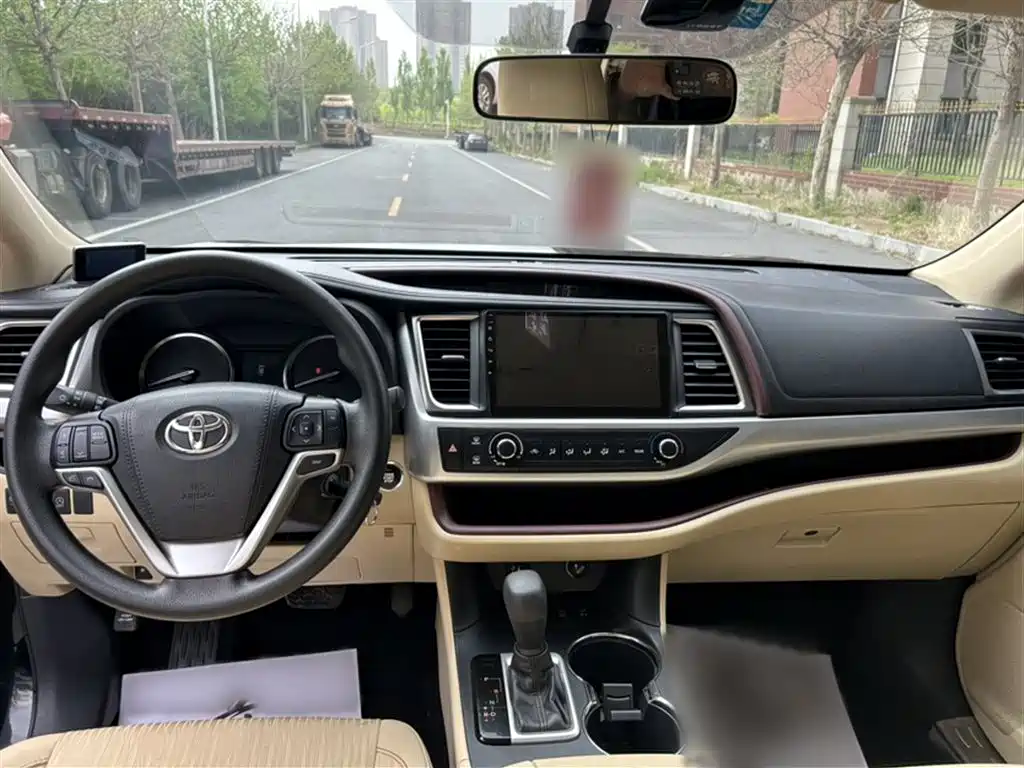 Toyota Highlander 2015 2.0T AWD Elite Edition 7-seater фото 13