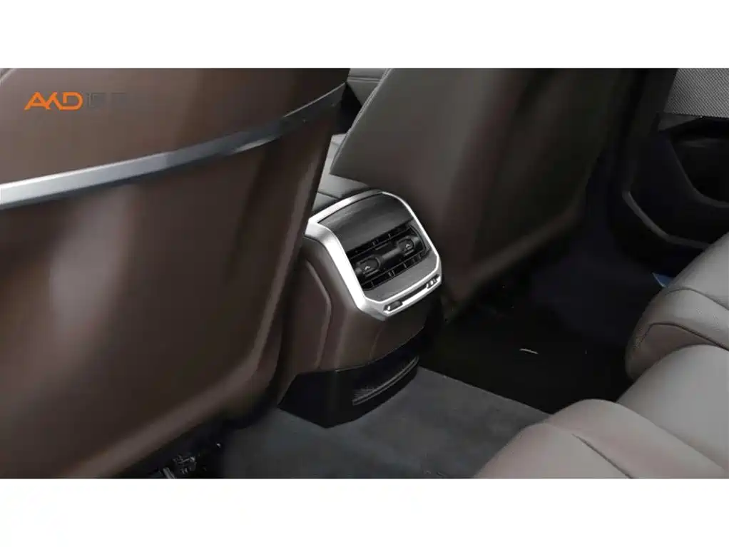 BMW 7 Series 2023 Model 735Li M Sport Package фото 9