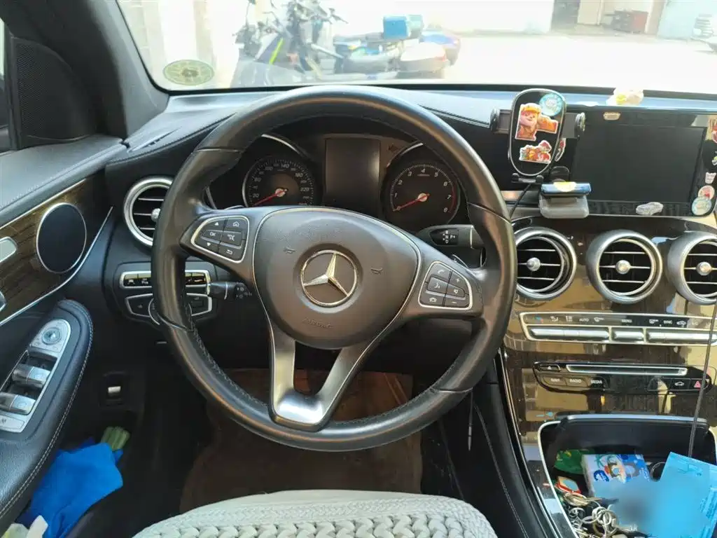 Mercedes-Benz GLC 2016 GLC 260 4MATIC Luxury фото 3
