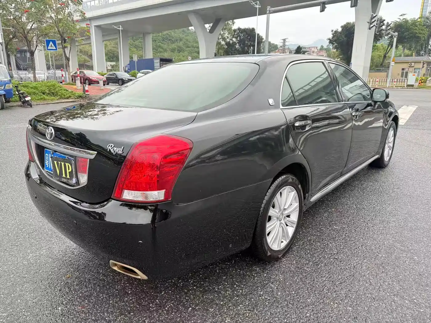 Toyota Crown 2010 2.5L Royal фото 5