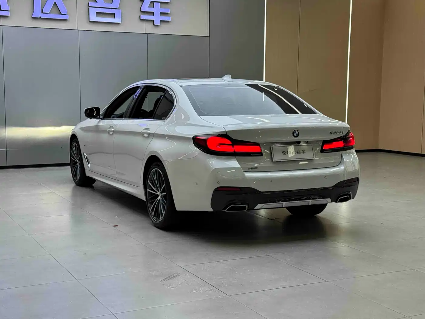 BMW 5 Series 2023 530Li xDrive M Sport Package фото 20