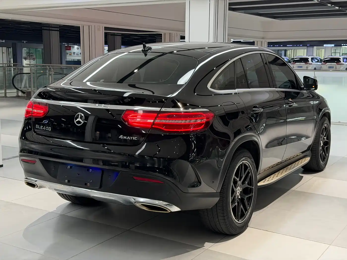 Mercedes-Benz GLE Coupe 2017 GLE 320 4MATIC Coupe SUV фото 4