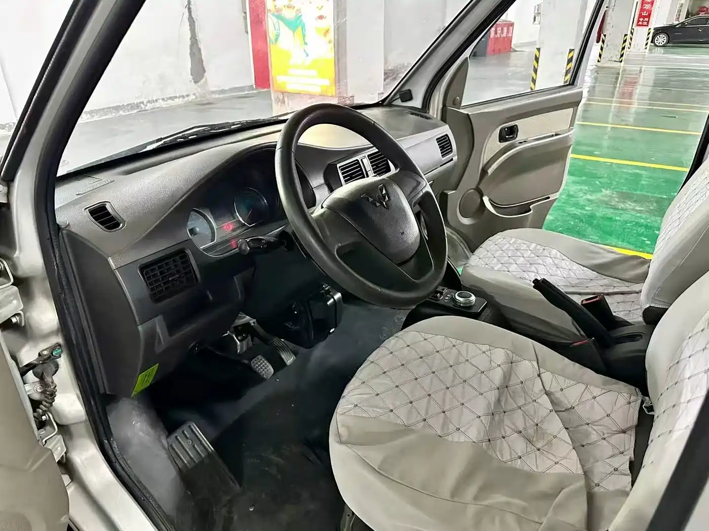 Wuling Motors Wuling EV50 2021 2021 Van Logistics Vehicle with Bochuang Penghui 43.2kWh Liuji Electronic Control