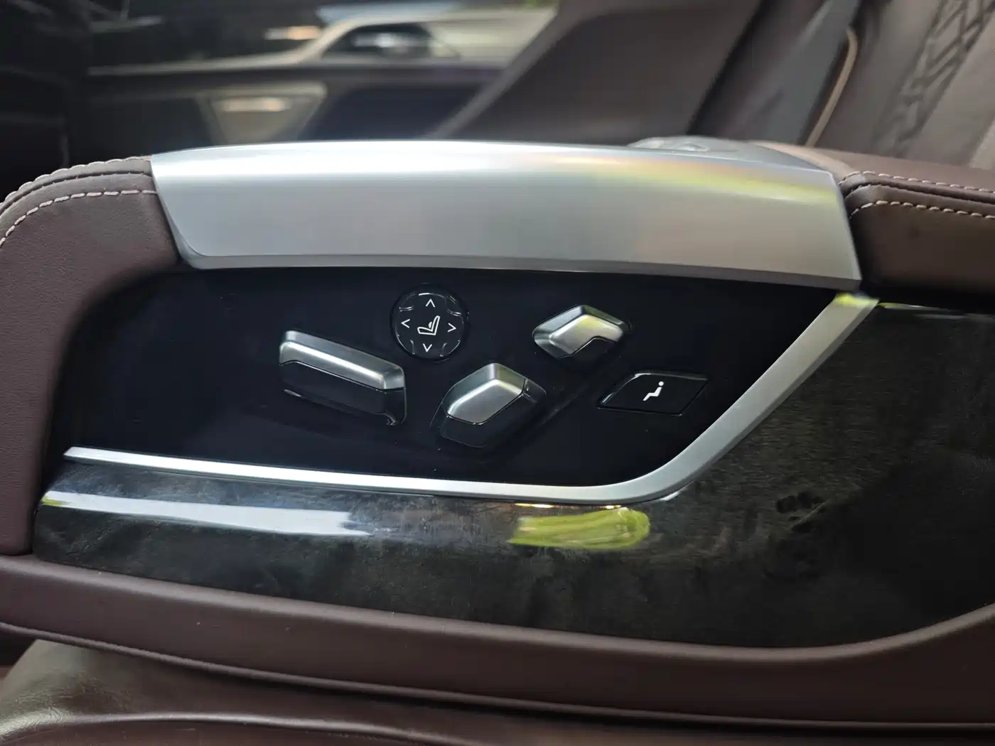 BMW 7 Series 2018 740Li Leading Type Excellence Package фото 19