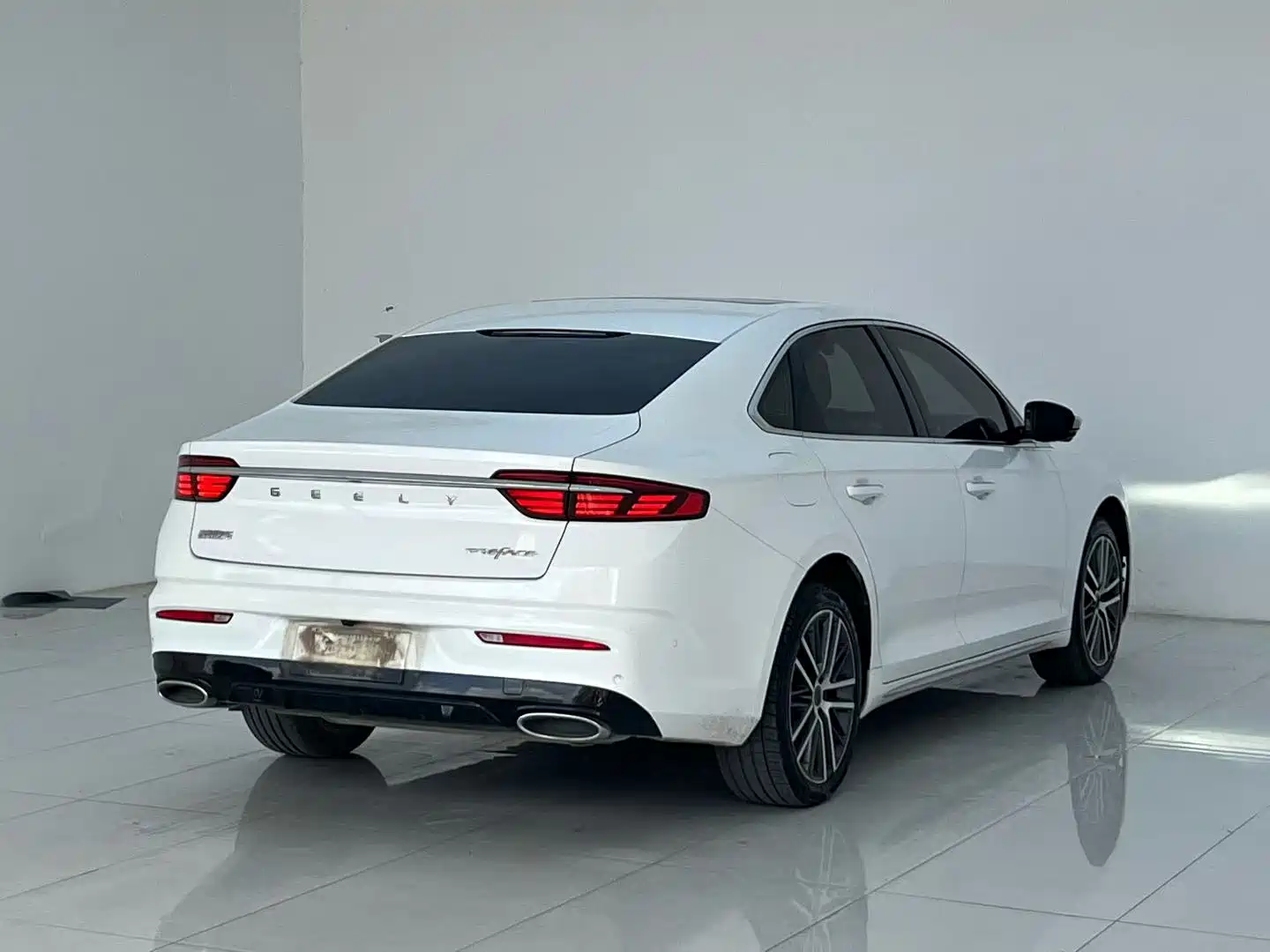 Фото 8 - Geely Preface
